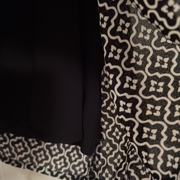 The Loft lined tank top with pleated column in back. - Picture 5 of 9